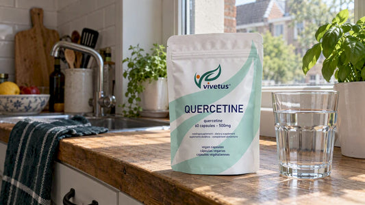 Vivetus quercetin pack beside water